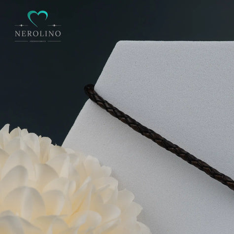 Leder Armband in der Farbe dunkelbraun mit 3mm Breite. 