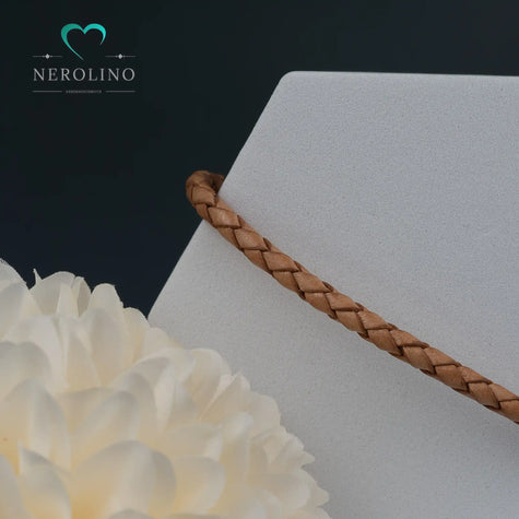 Leder Armband in der Farbe beige mit 4mm Breite. 