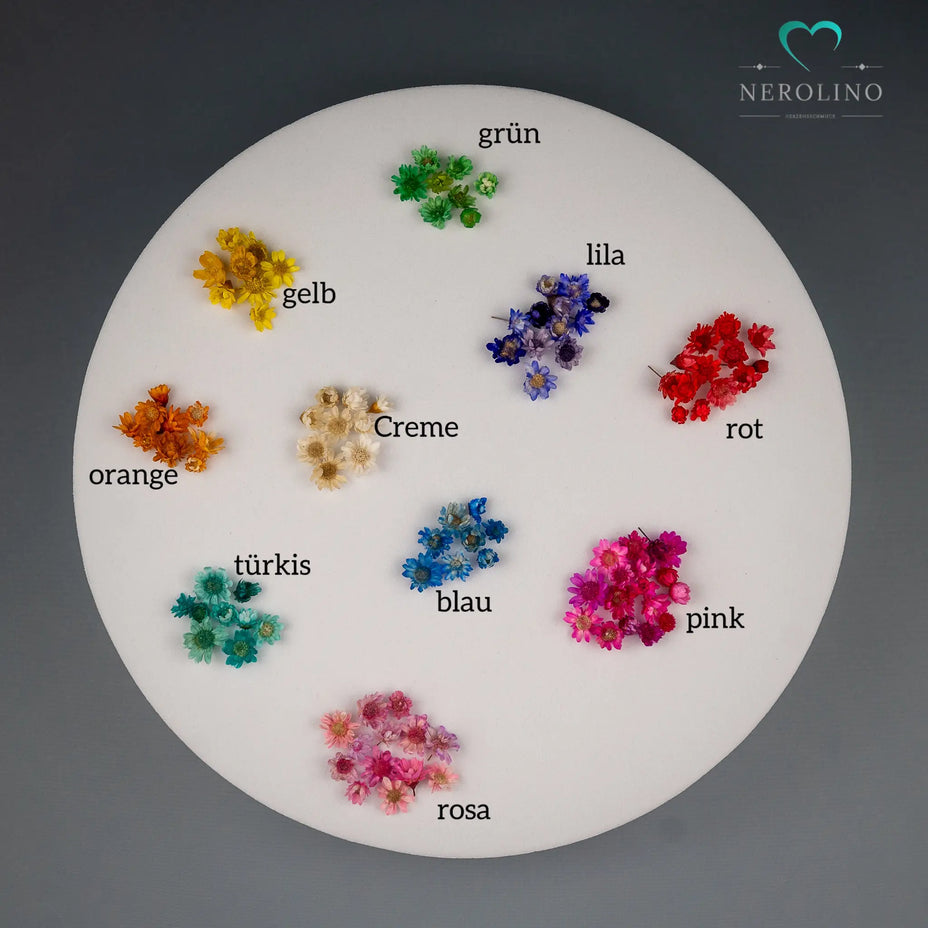 Trockenblüten in verschiedenen Farben als Füllung für Großlochperlen.